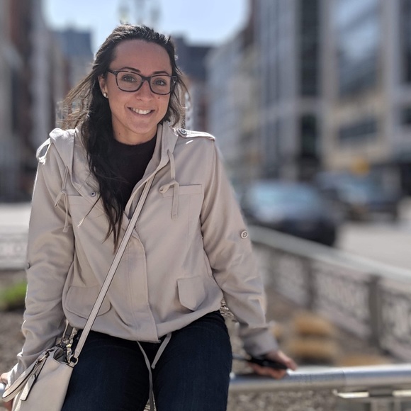 Meet your Posher, Emily - Picture 1 of 1